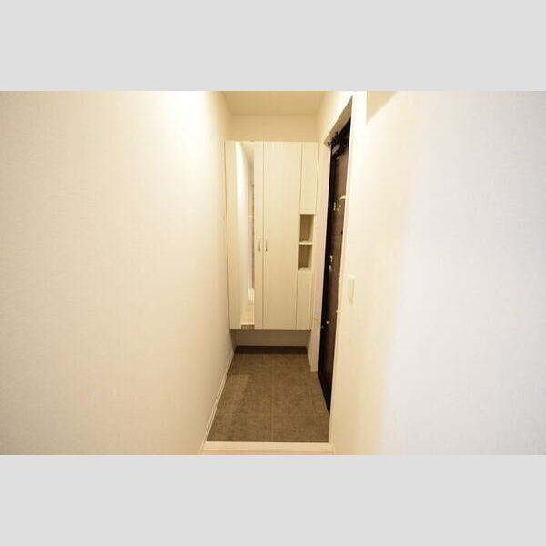 玄関 (玄関スペース)