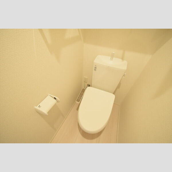 トイレ (温水洗浄暖房便座)