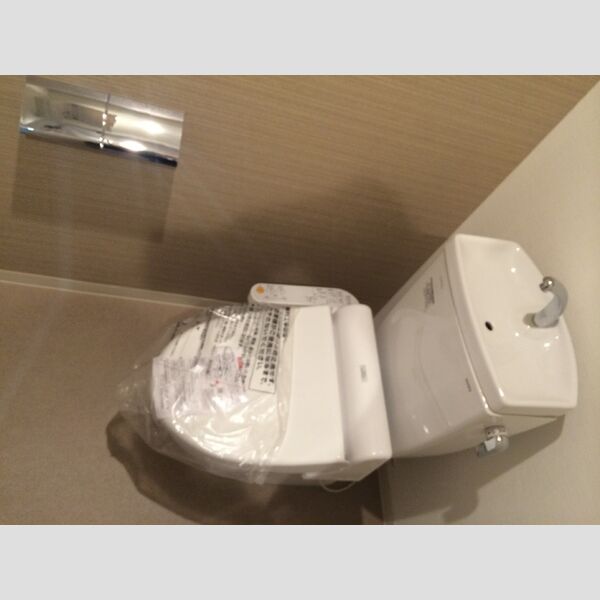 トイレ (温水洗浄暖房便座)