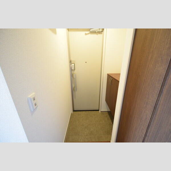 玄関 (玄関スペース)