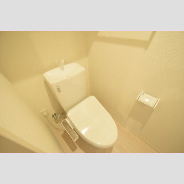 トイレ (温水洗浄暖房便座)