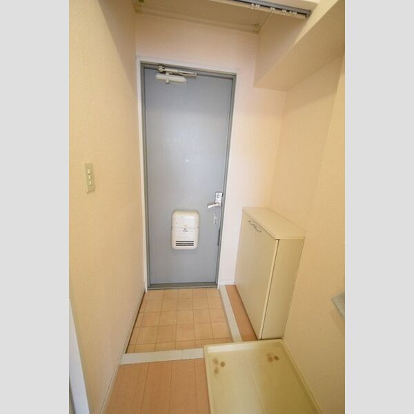 玄関 (玄関スペース)