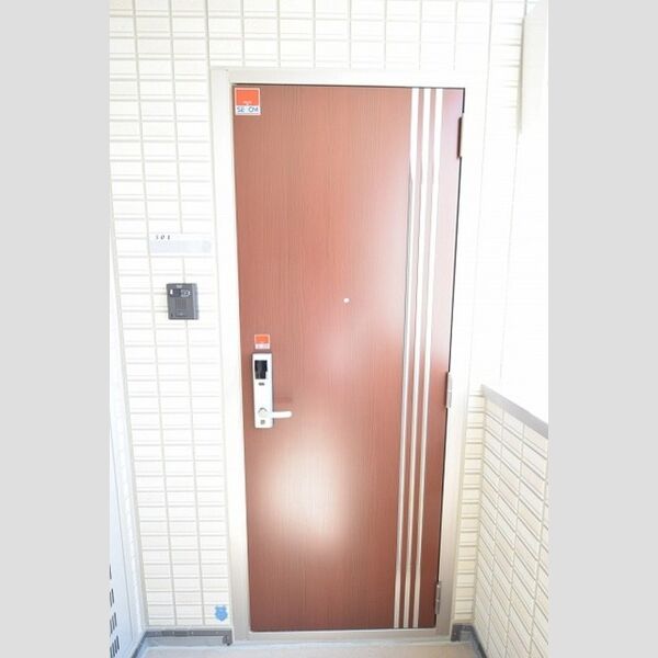 玄関 (玄関ドア)