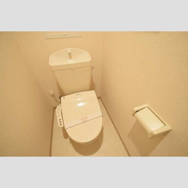 トイレ (温水洗浄暖房便座)