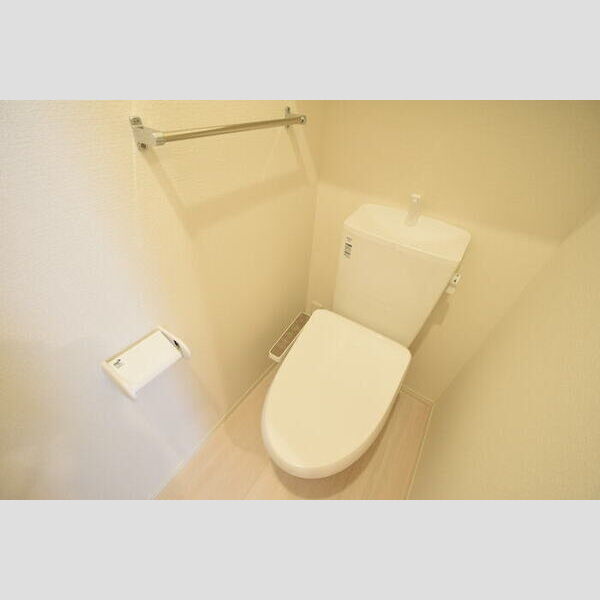 トイレ (温水洗浄暖房便座)