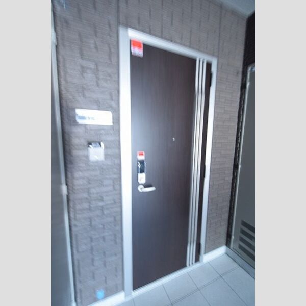 玄関 (玄関ドア)