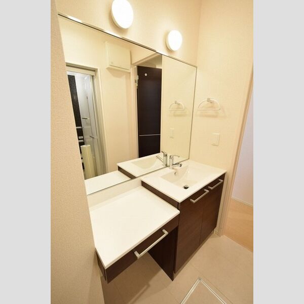 洗面所 (洗髪洗面化粧台)