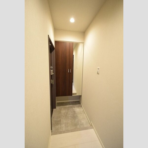 玄関 (玄関スペース)