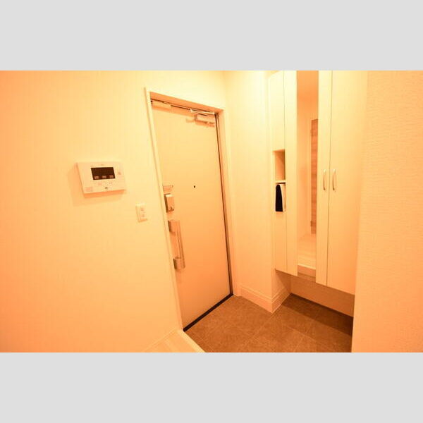 玄関 (玄関スペース)