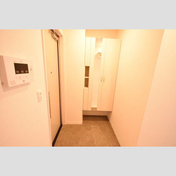 玄関 (玄関スペース)