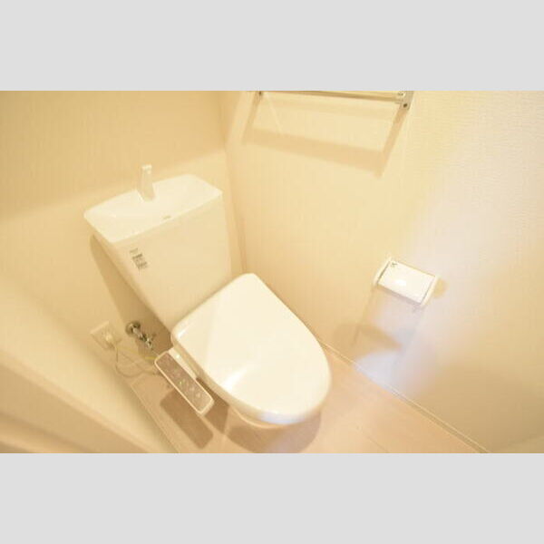 トイレ (温水洗浄暖房便座)