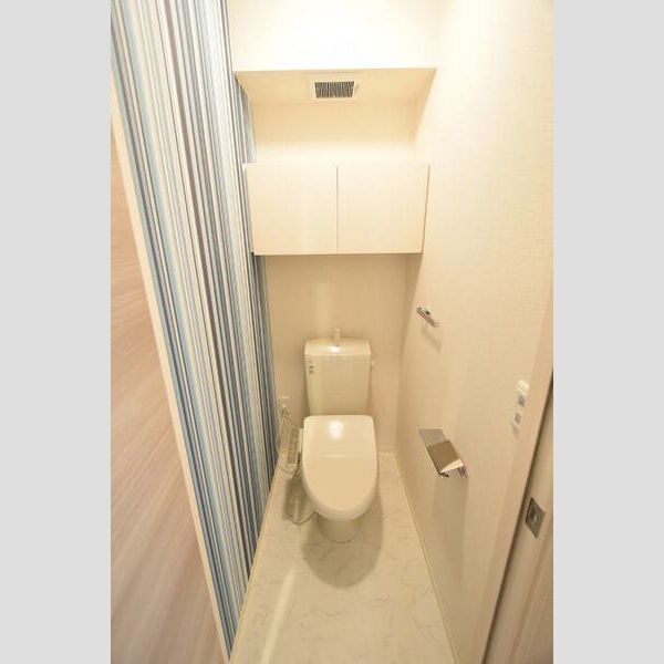 トイレ (温水洗浄暖房便座)