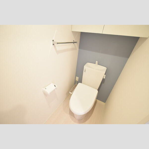 トイレ (温水洗浄暖房便座)