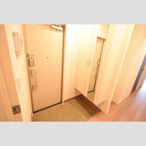 玄関 (玄関スペース)