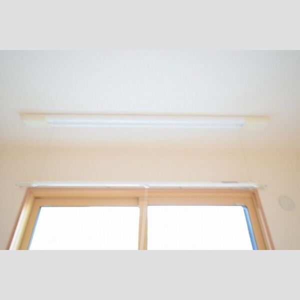 その他設備 (室内物干し)