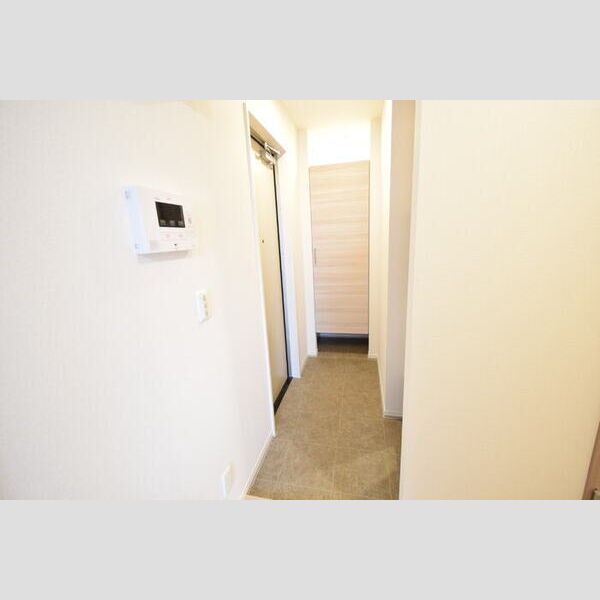 玄関 (玄関スペース)