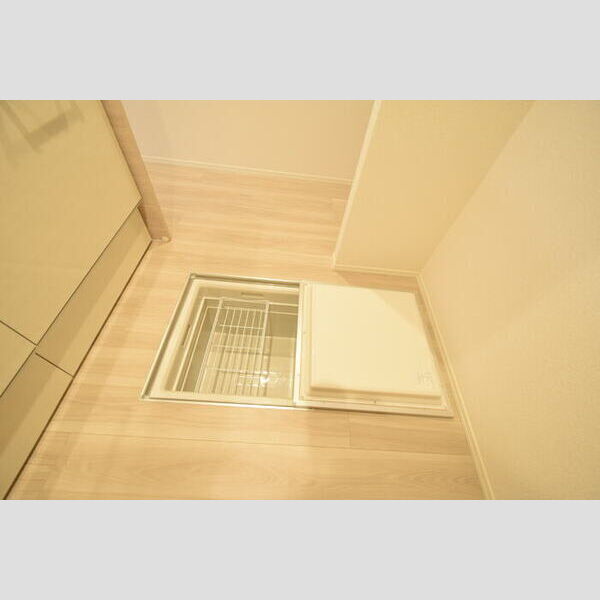 その他 (床下収納)