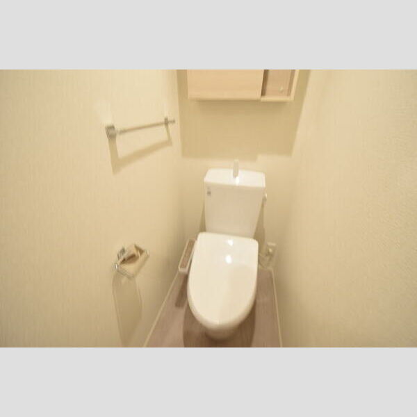 トイレ (温水洗浄暖房便座)