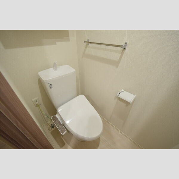 トイレ (温水洗浄暖房便座)