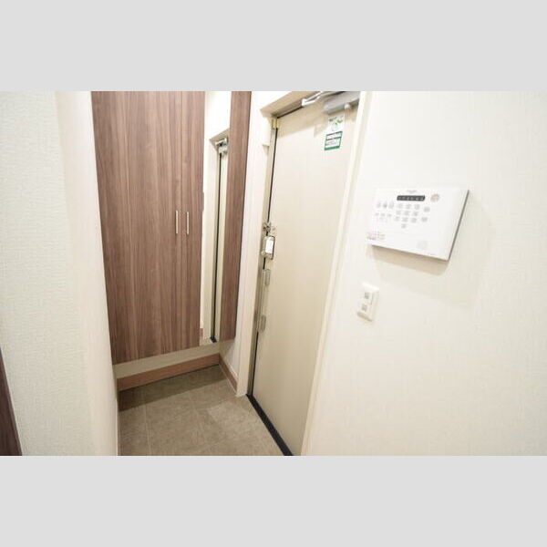 玄関 (玄関スペース)