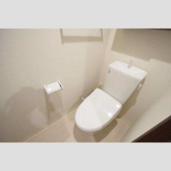 トイレ (温水洗浄暖房便座)