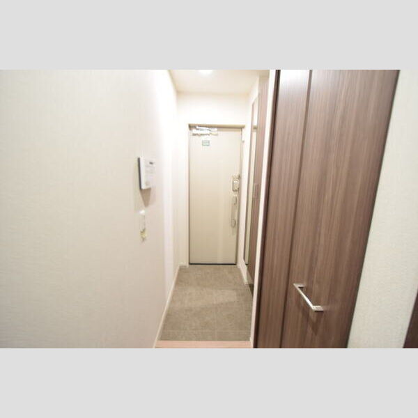 玄関 (玄関スペース)