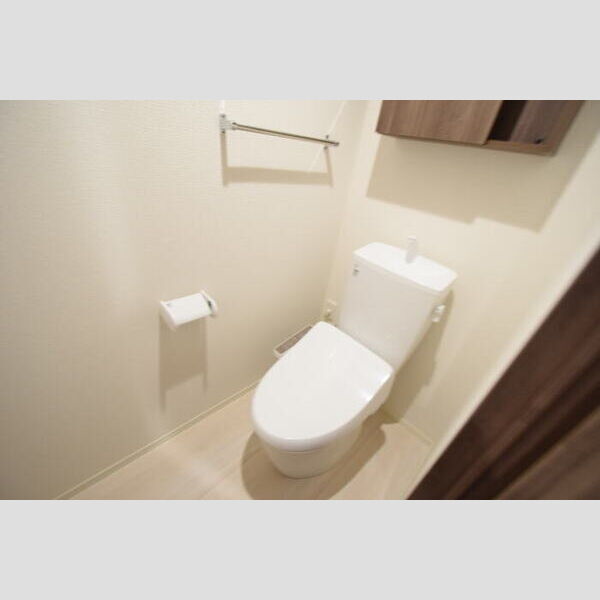 トイレ (温水洗浄暖房便座)