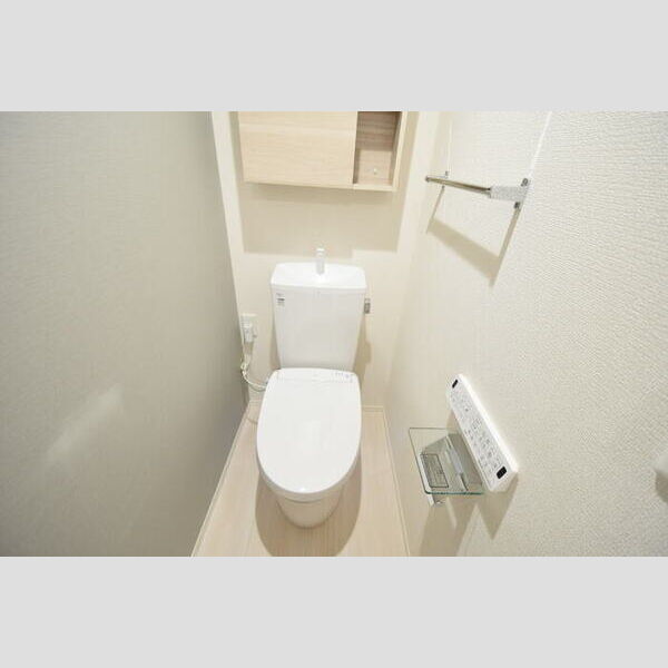トイレ (温水洗浄暖房便座)