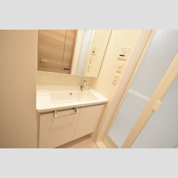 洗面所 (洗髪洗面化粧台)