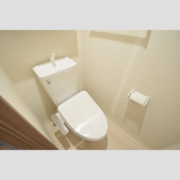 トイレ (温水洗浄暖房便座)