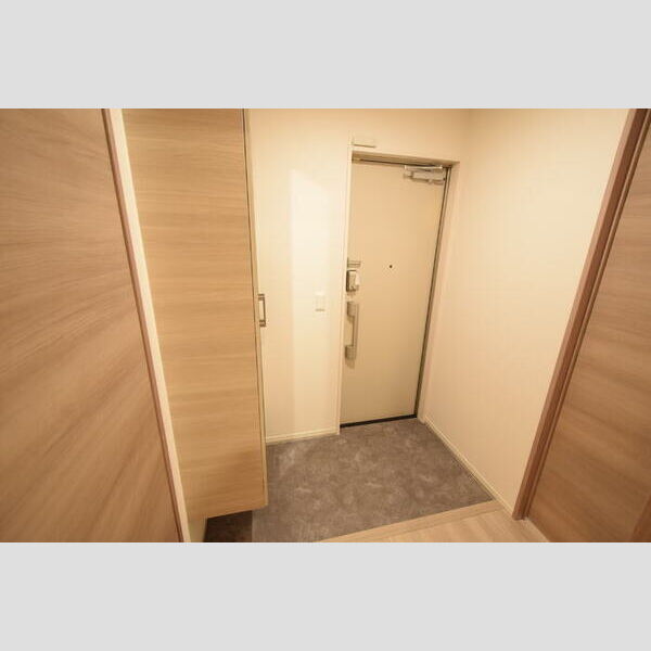 玄関 (玄関スペース)