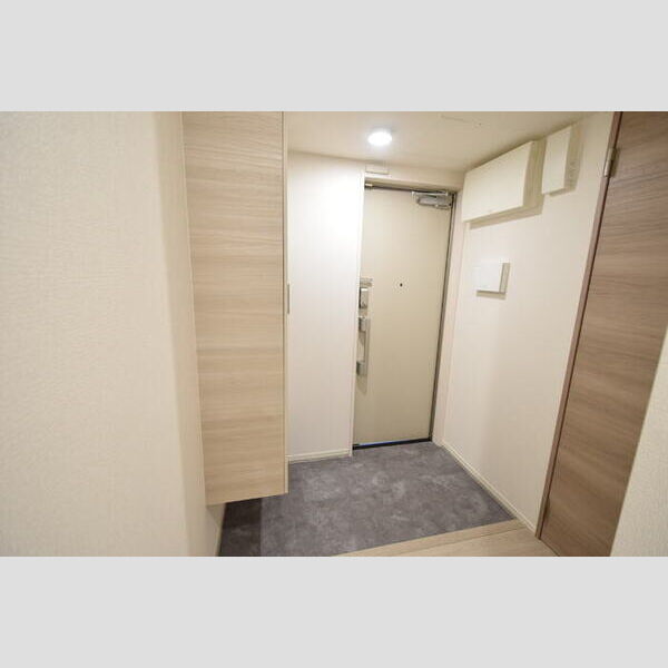 玄関 (玄関スペース)