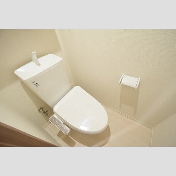 トイレ (温水洗浄暖房便座)