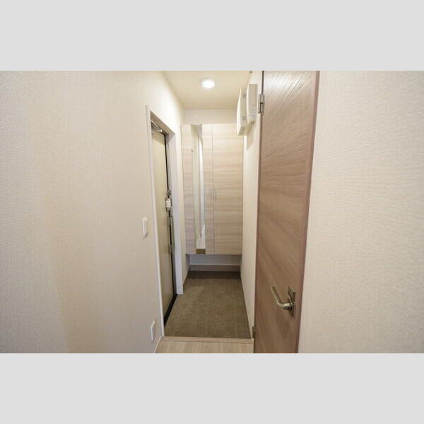 玄関 (玄関スペース)