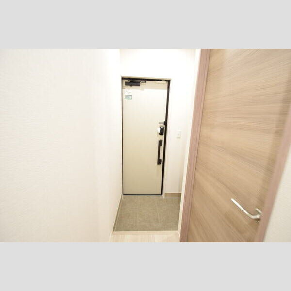 玄関 (玄関スペース)