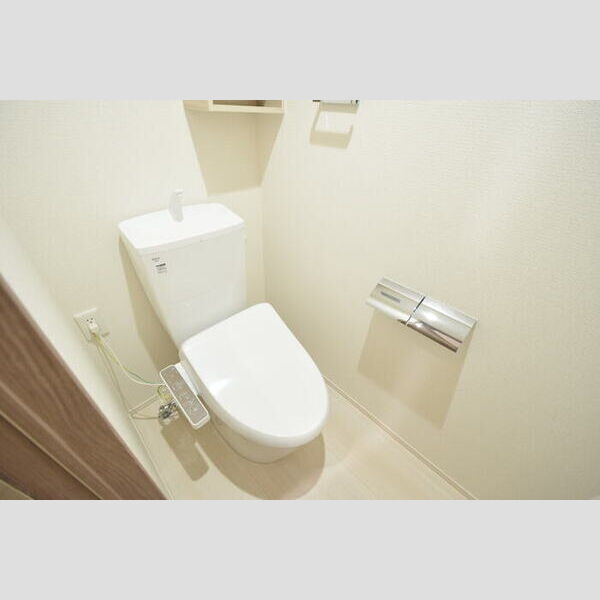 トイレ (温水洗浄暖房便座)