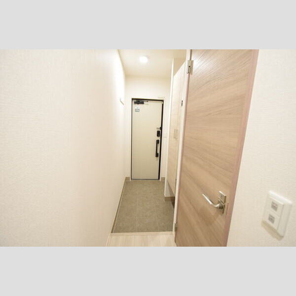 玄関 (玄関スペース)