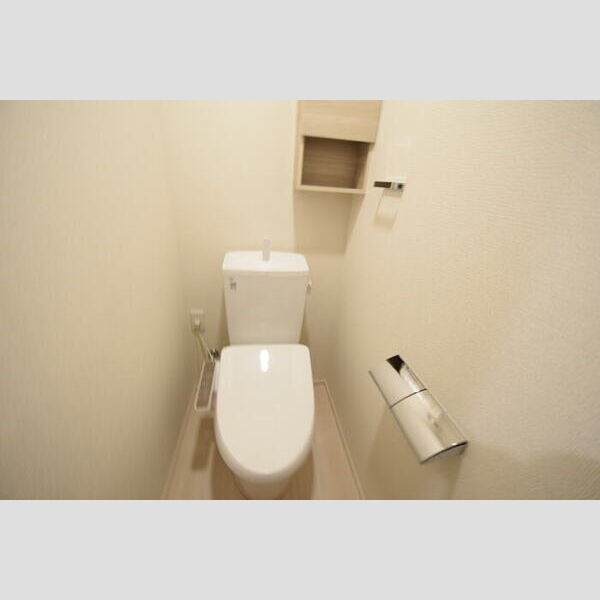 トイレ (温水洗浄暖房便座)