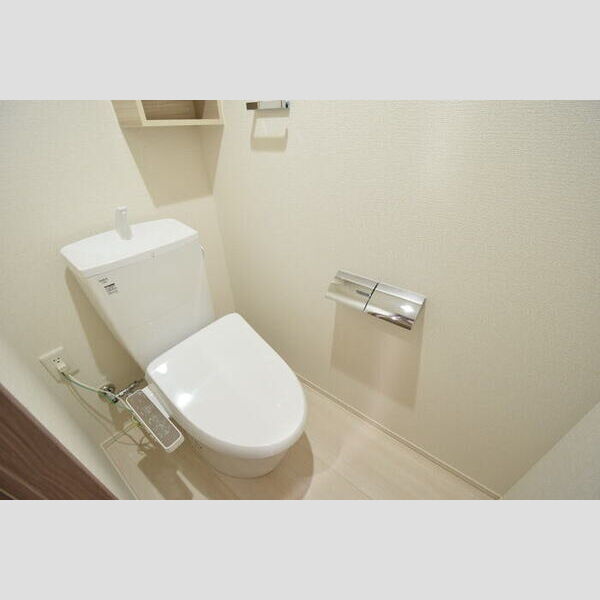 トイレ (温水洗浄暖房便座)