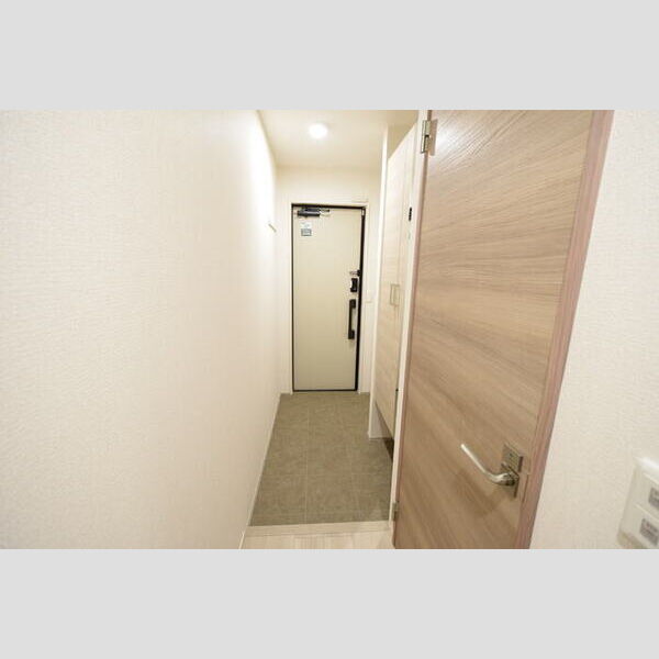 玄関 (玄関スペース)