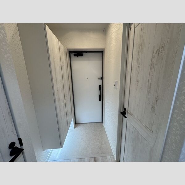 玄関 (玄関スペース)