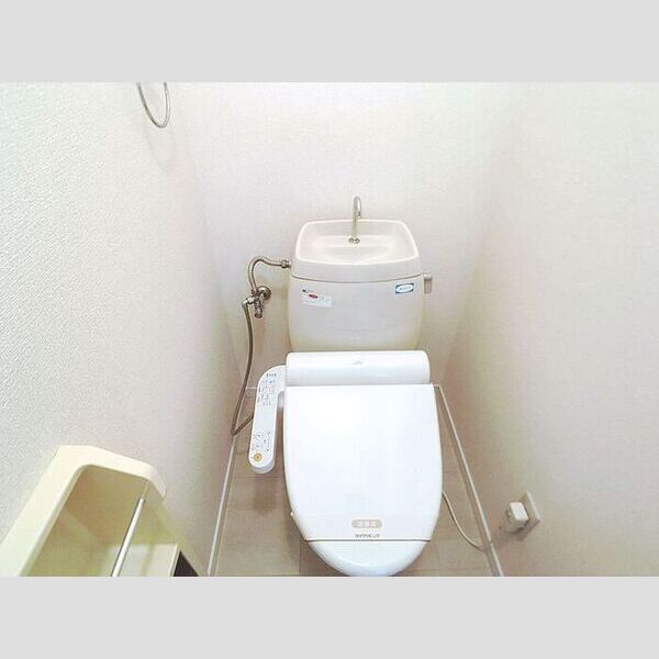 トイレ (温水洗浄暖房便座)