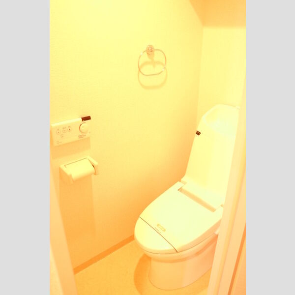 トイレ (トイレ)