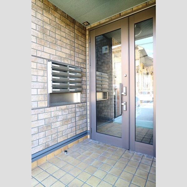 エントランス (エントランス)