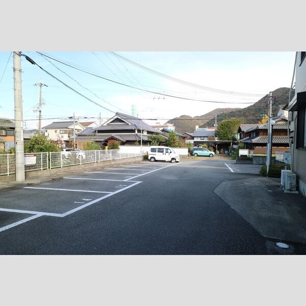 現地周辺 (駐車場)