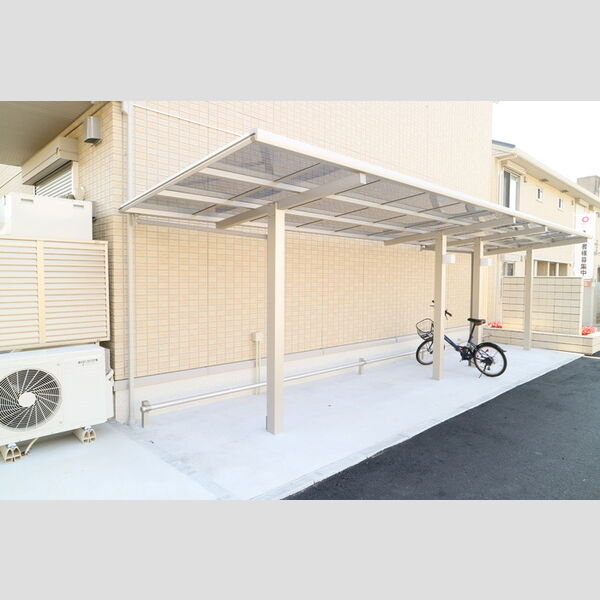 現地周辺 (駐輪場)