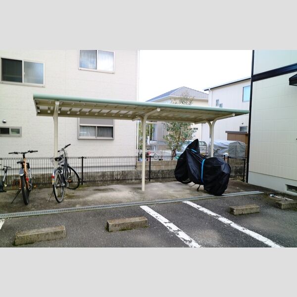 現地周辺 (駐輪場)