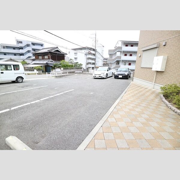 駐車場 (駐車場)