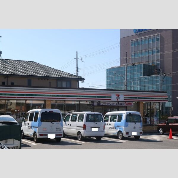 現地周辺 (セブンイレブン 神戸丸塚1丁目店(100m))