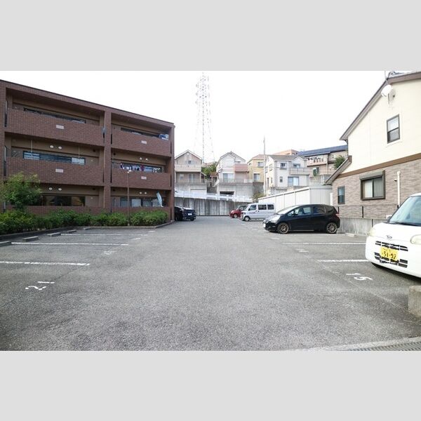 駐車場 (駐車場)